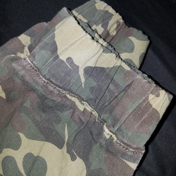 Womans camoflage pant - Picture 4 of 5